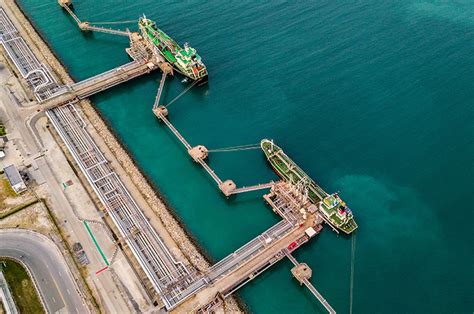 Катару потребуется месяц, чтобы вернуть прежние объемы экспорта СПГ — Reuters